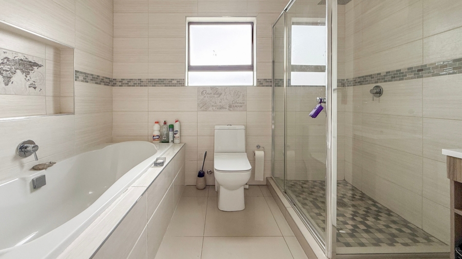 4 Bedroom Property for Sale in Birdwood Estate North West